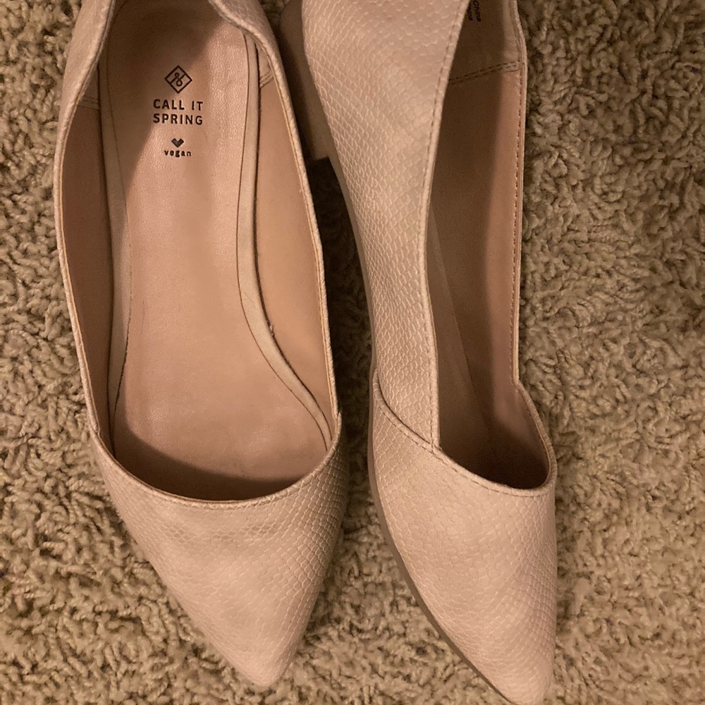 Call it spring flats size 6.5
